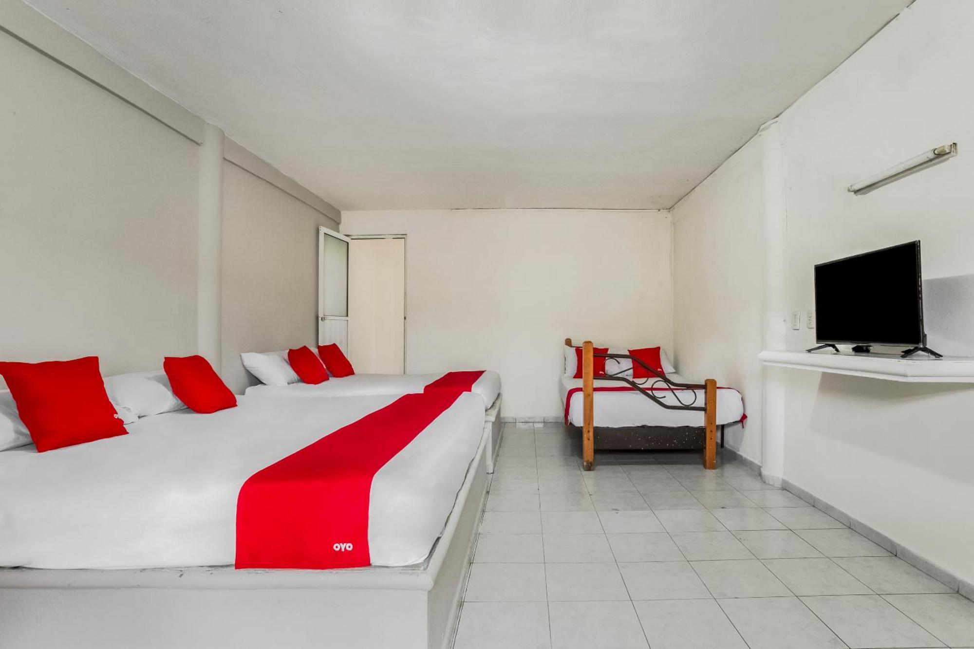 OYO Hotel Jaguar Cancún Exterior foto